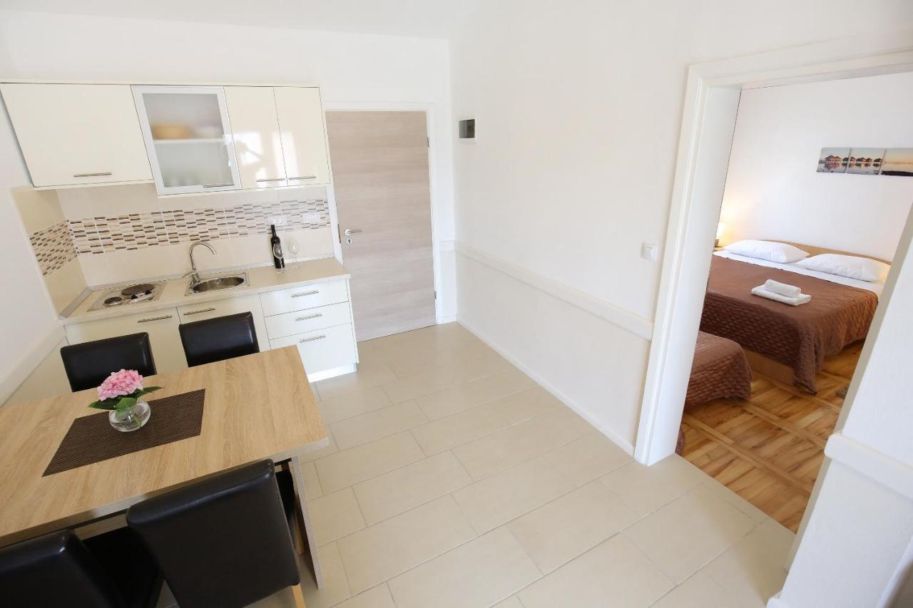 Apartmani Dane Sukošan Exterior foto